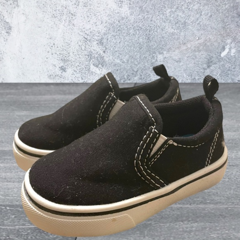 Canvas Black Child’s 4 like new black slip‎ on shoes